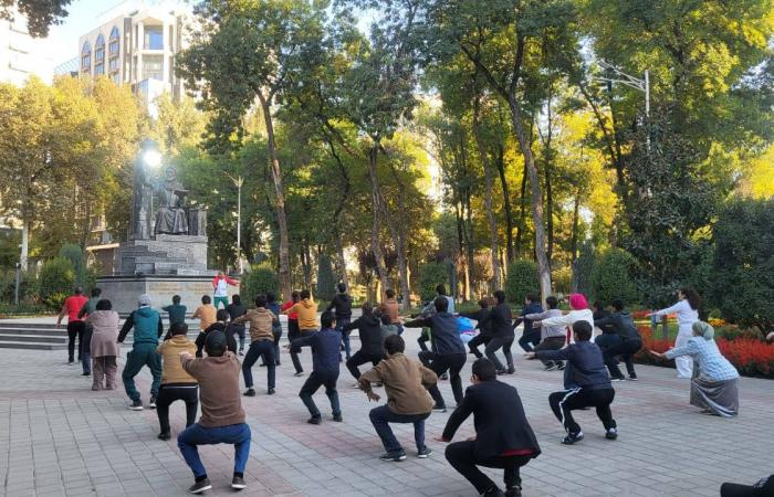 Кормандони Кумитаи забон ва истилоҳот дар машқи пагоҳирӯзӣ иштирок намуданд image 1