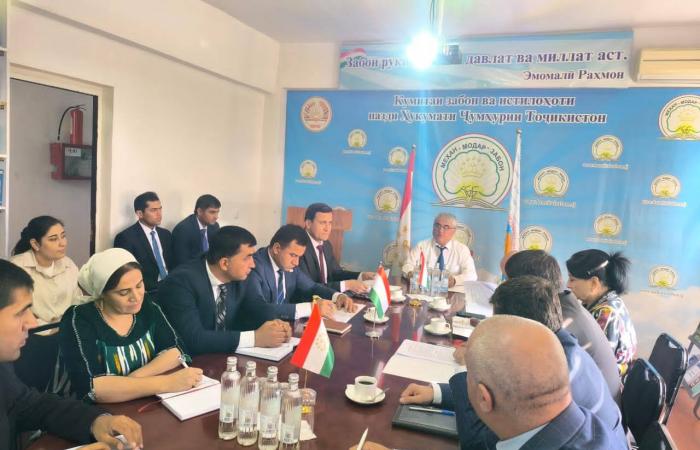 Ҷаласаи Ҳайати мушовараи Кумитаи забон ва истилоҳот image 3